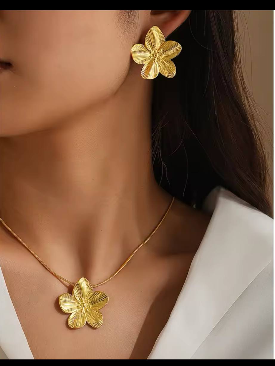 Parure Femme Flora 3 Pièces – Collier, Bracelet & Boucles Élégants | Design Floral | Acier Inoxydable