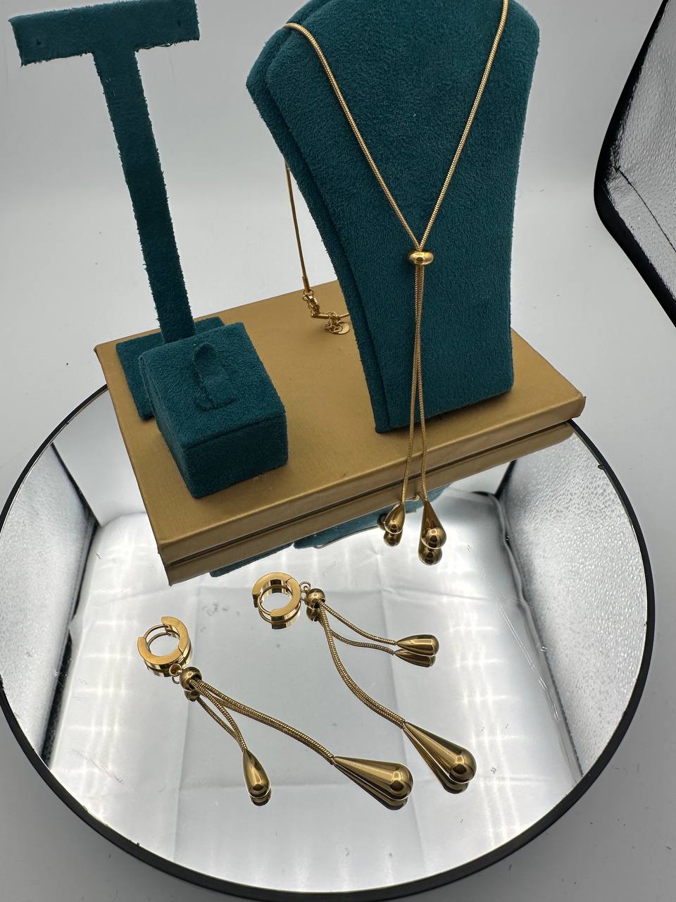 PARUEE BOOTEGA LARME ASCENSEUR 2 Pièces – Collier, Boucles